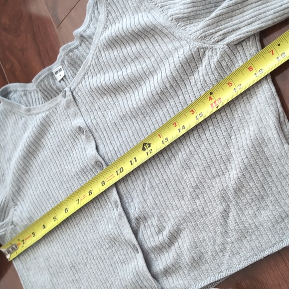 Cropped Cardigan - Picture 7 of 10